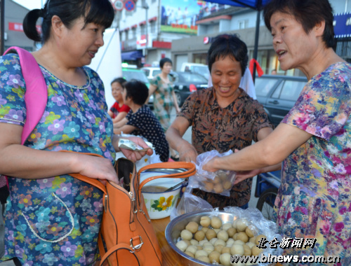 新浦社区：传统美食节重温妈妈做的味道